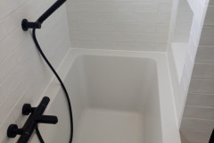 Badkamer-Renovatie-Kleine-Badkamer-met-alles-er-op-en-aan-18