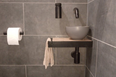 Toiletrenovatie-Zwevend-toilet-met-inbouwkraan-en-waskom-7