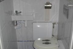 Zwevend-toilet-plaatsen-7