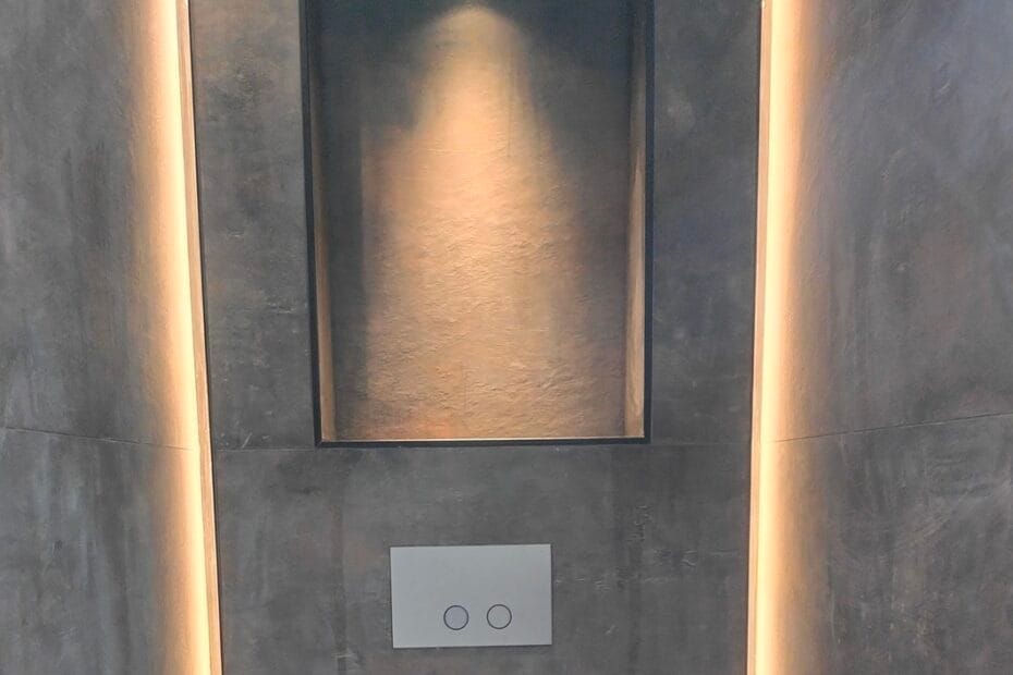 Luxe toilet met indirecte verlichting in Barendrecht